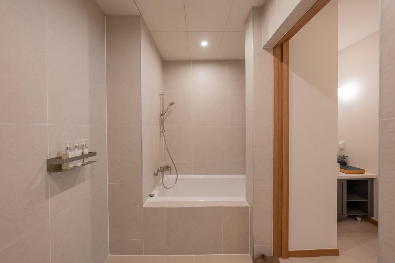 H-Avenue Hotel Munhyeon 釜山広域市 エクステリア 写真